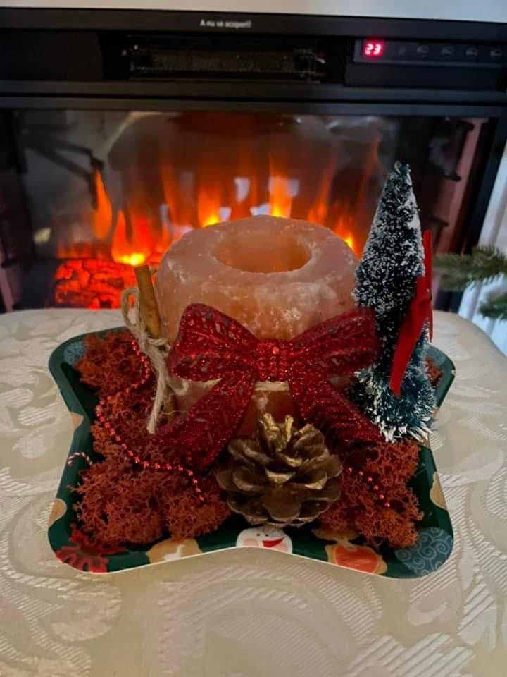 Aranjament de Craciun - candela din sare de Himalaya și licheni