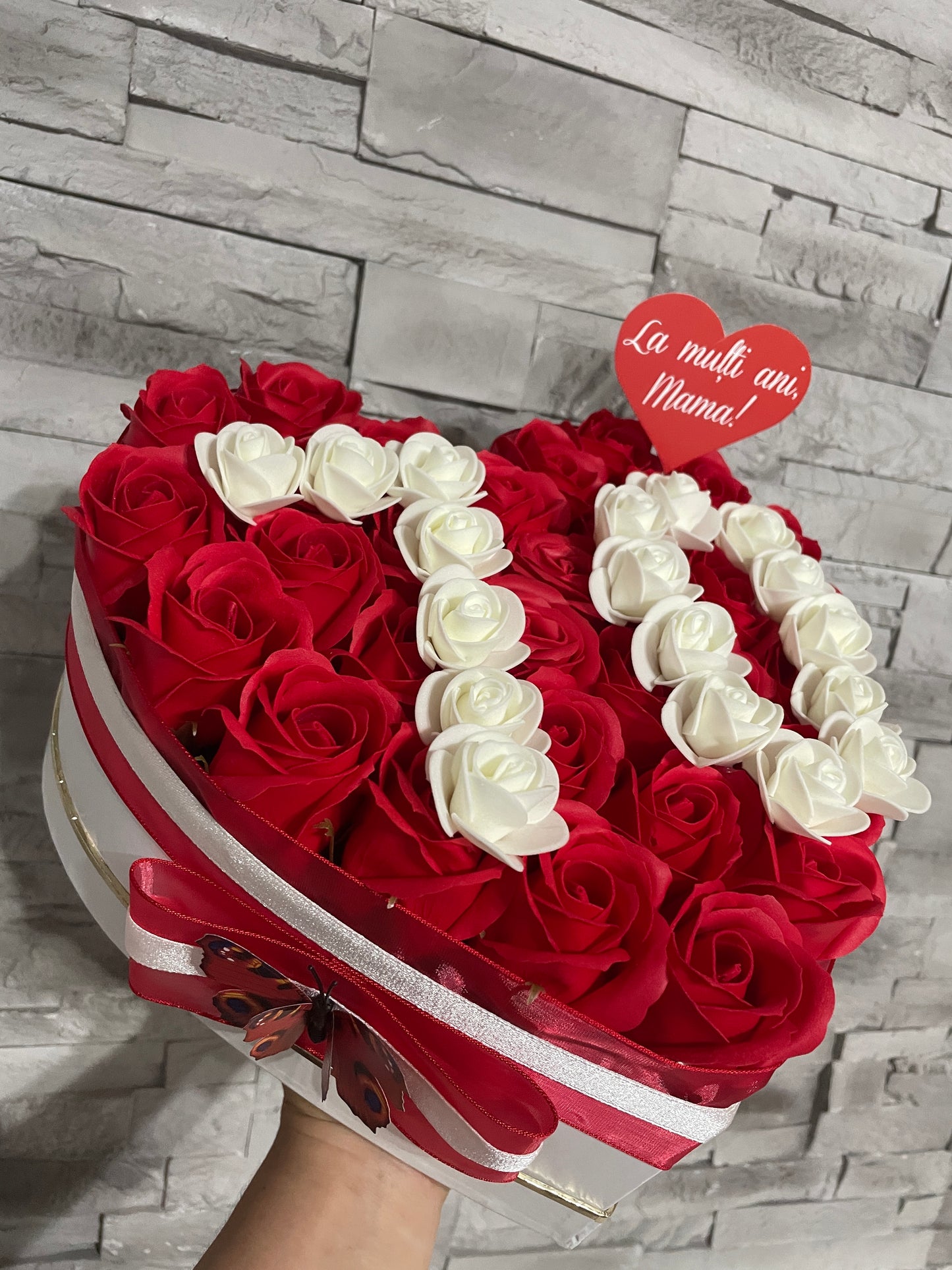 Aranjament cu trandafiri de sapun personalizat cu varsta din trandafiri 01