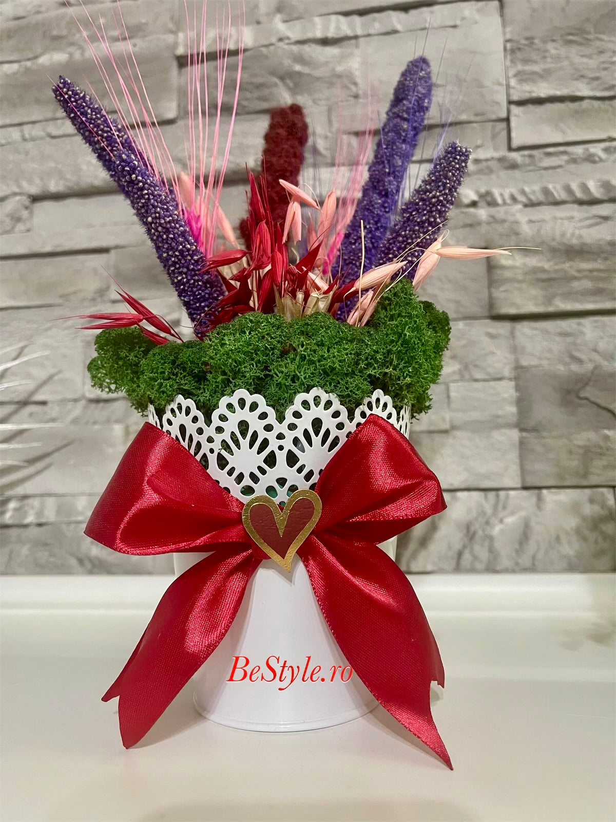 Aranjament cu licheni si flori uscate si stabilizate 01 - martisor