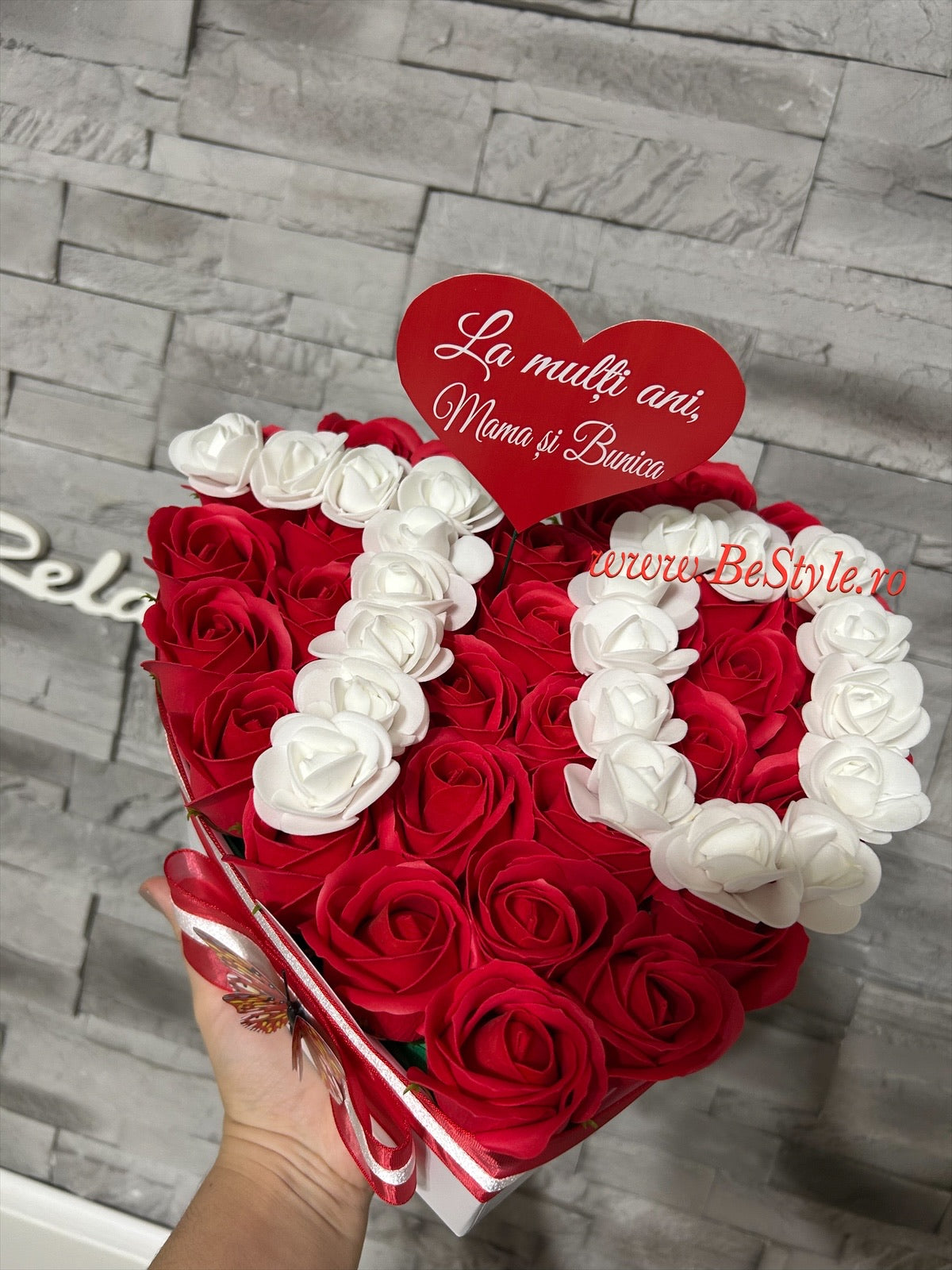 Aranjament cu trandafiri de sapun personalizat cu varsta din trandafiri 01