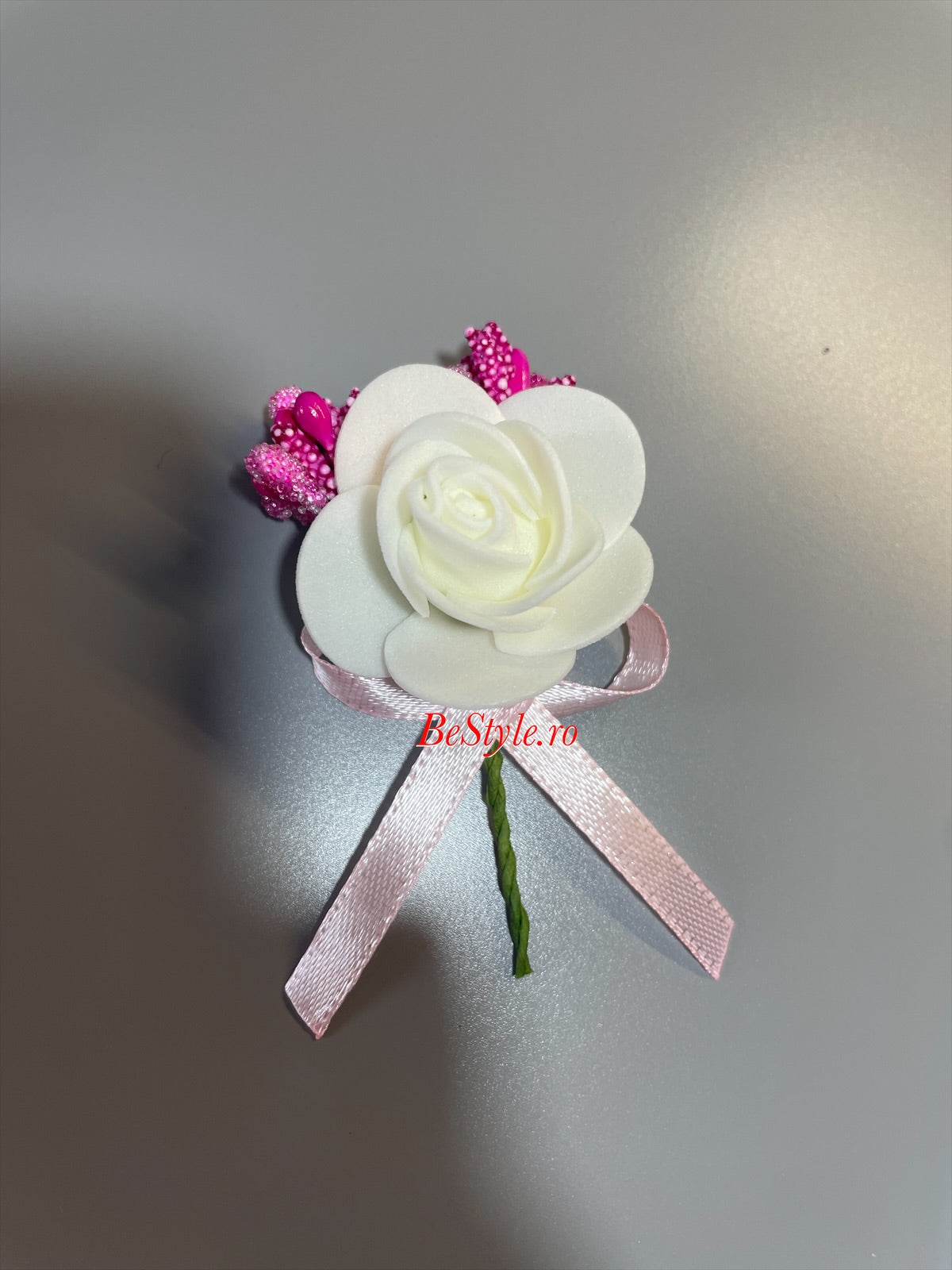 Floare de pus in piept invitati nunta 03