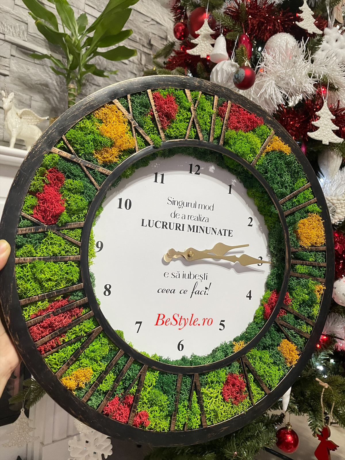 Ceas de perete cu licheni personalizat 02