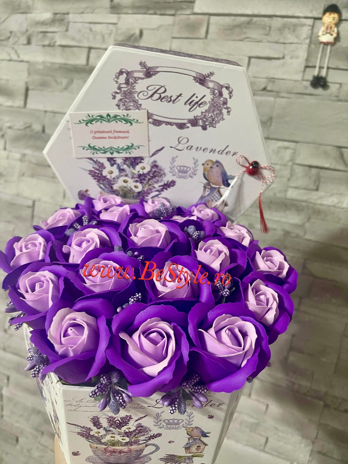 Aranjament cu trandafiri de sapun Lavander