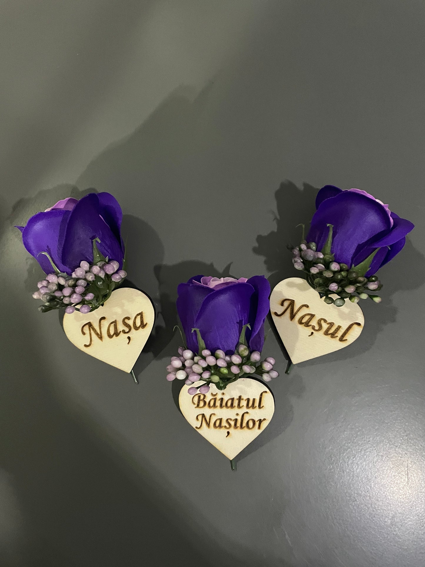 Floare de pus in piept personalizata 03