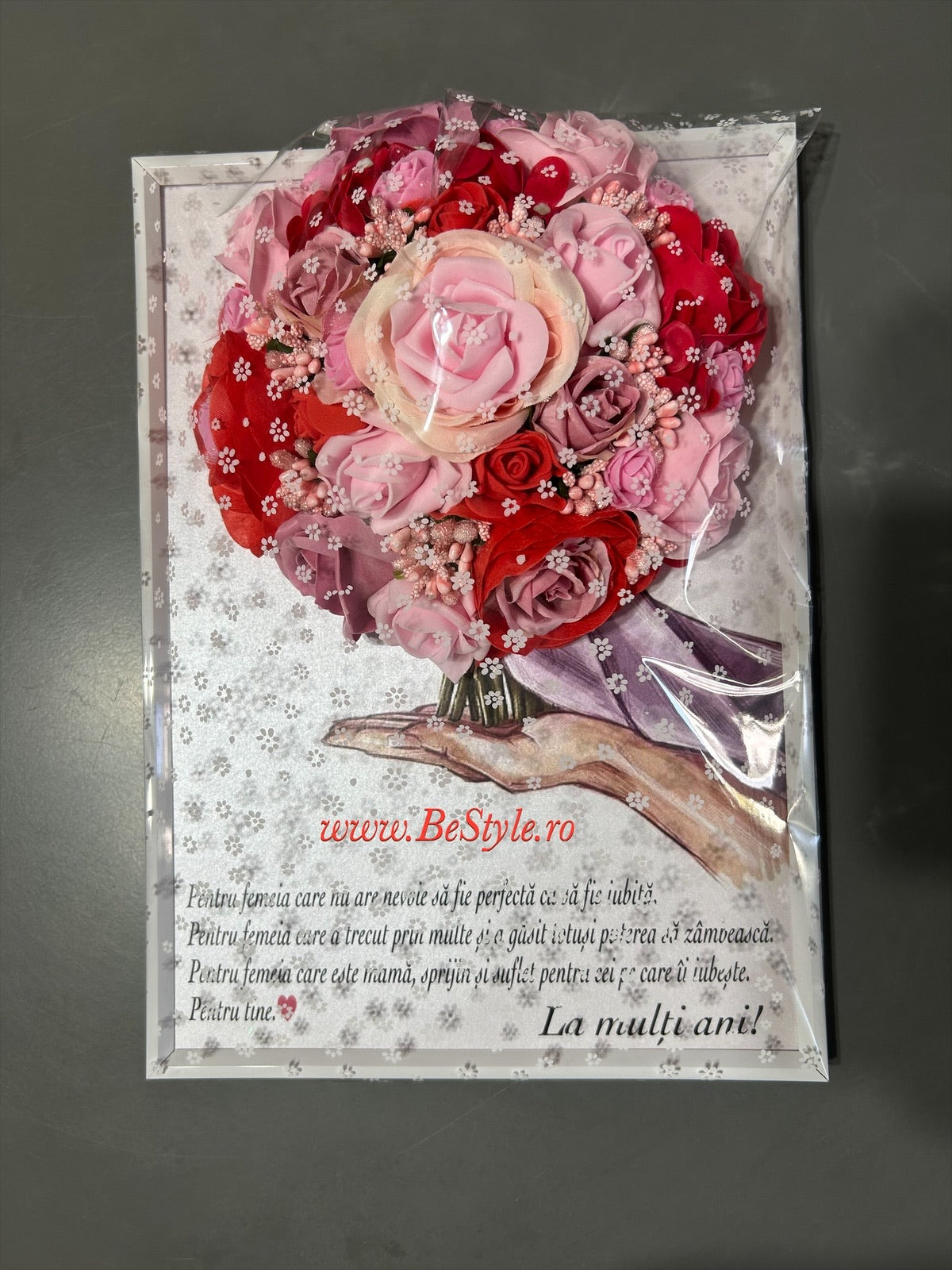 Tablou personalizat cu buchet din trandafiri de matase și de sapun pentru mama și cea mai buna sotie