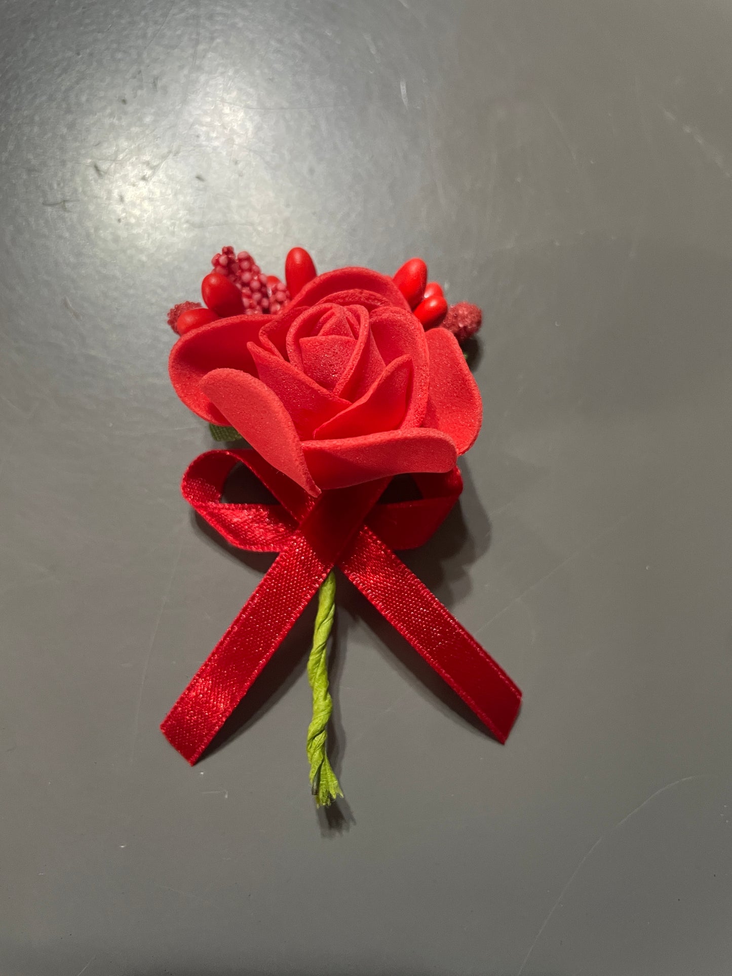 Floare de pus in piept invitati nunta 03