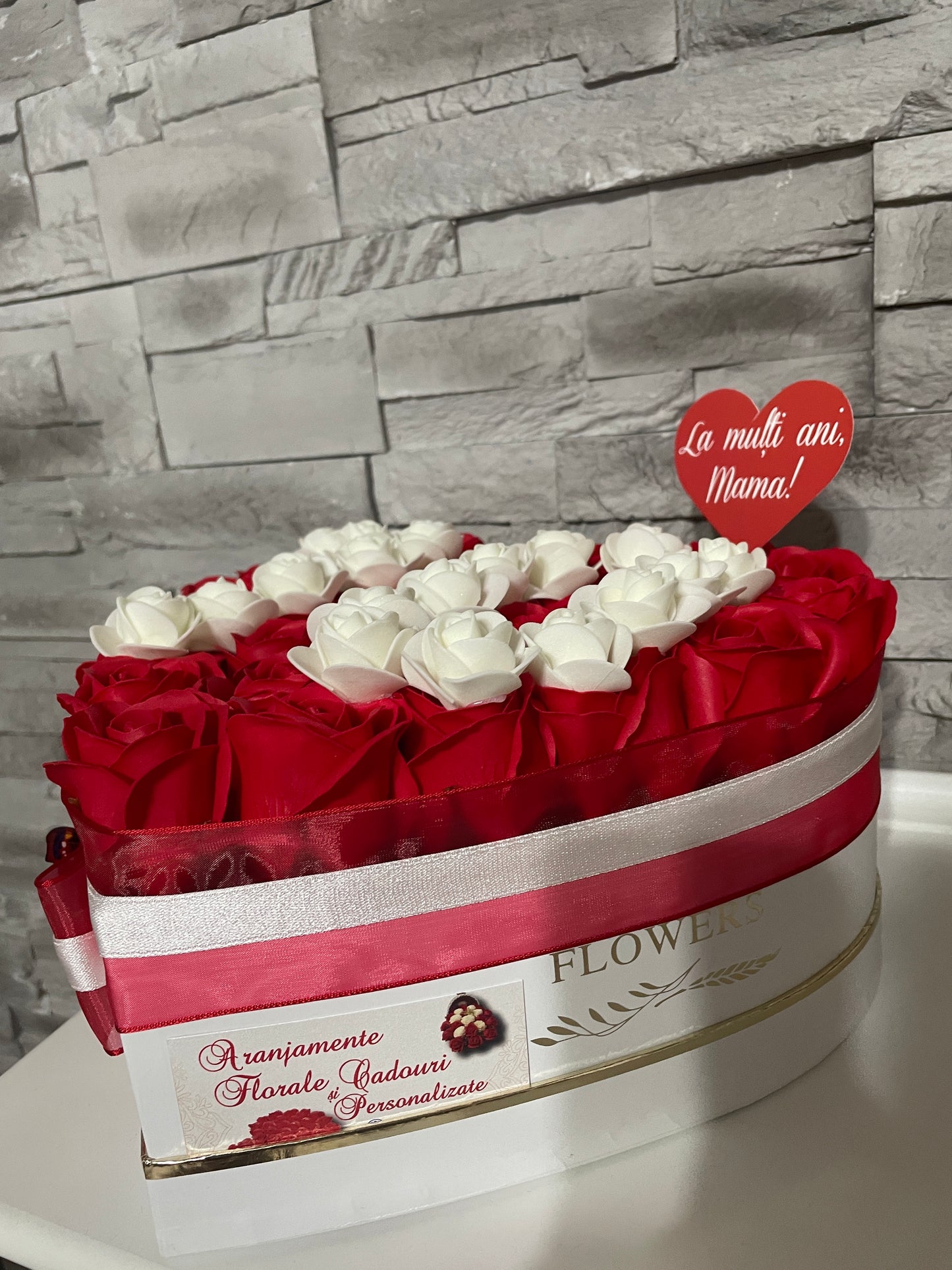 Aranjament cu trandafiri de sapun personalizat cu varsta din trandafiri 01