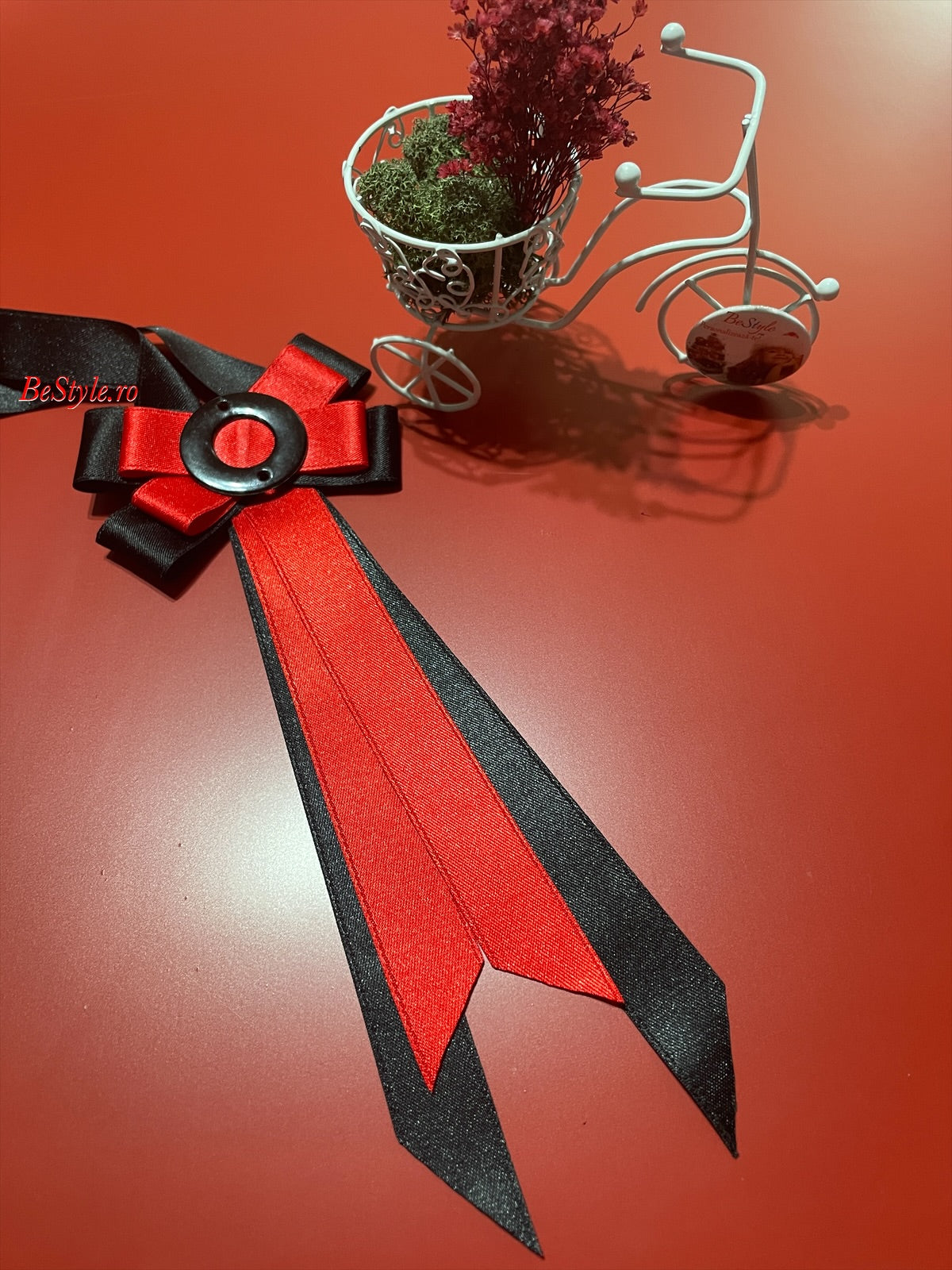 Accesoriu handmade pentru gât