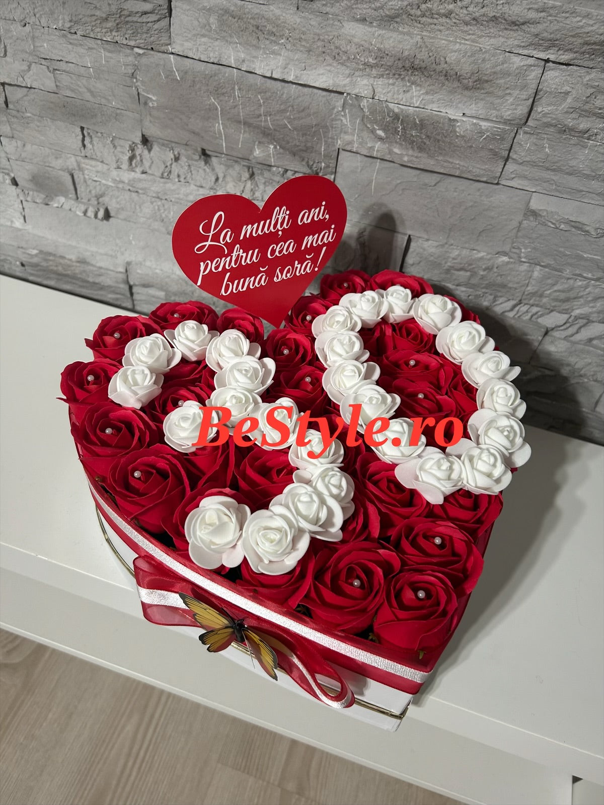 Aranjament cu trandafiri de sapun personalizat cu varsta din trandafiri 01