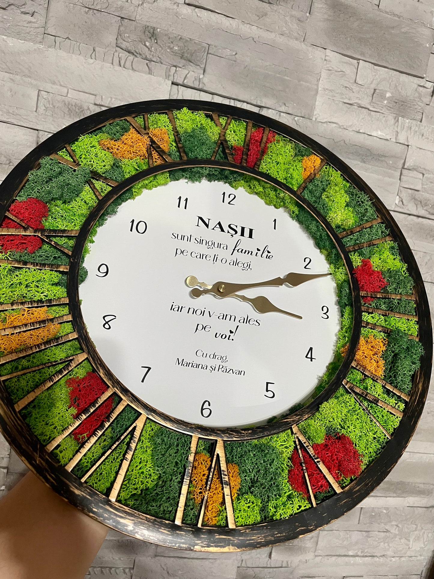 Ceas de perete cu licheni personalizat pentru nasi 02