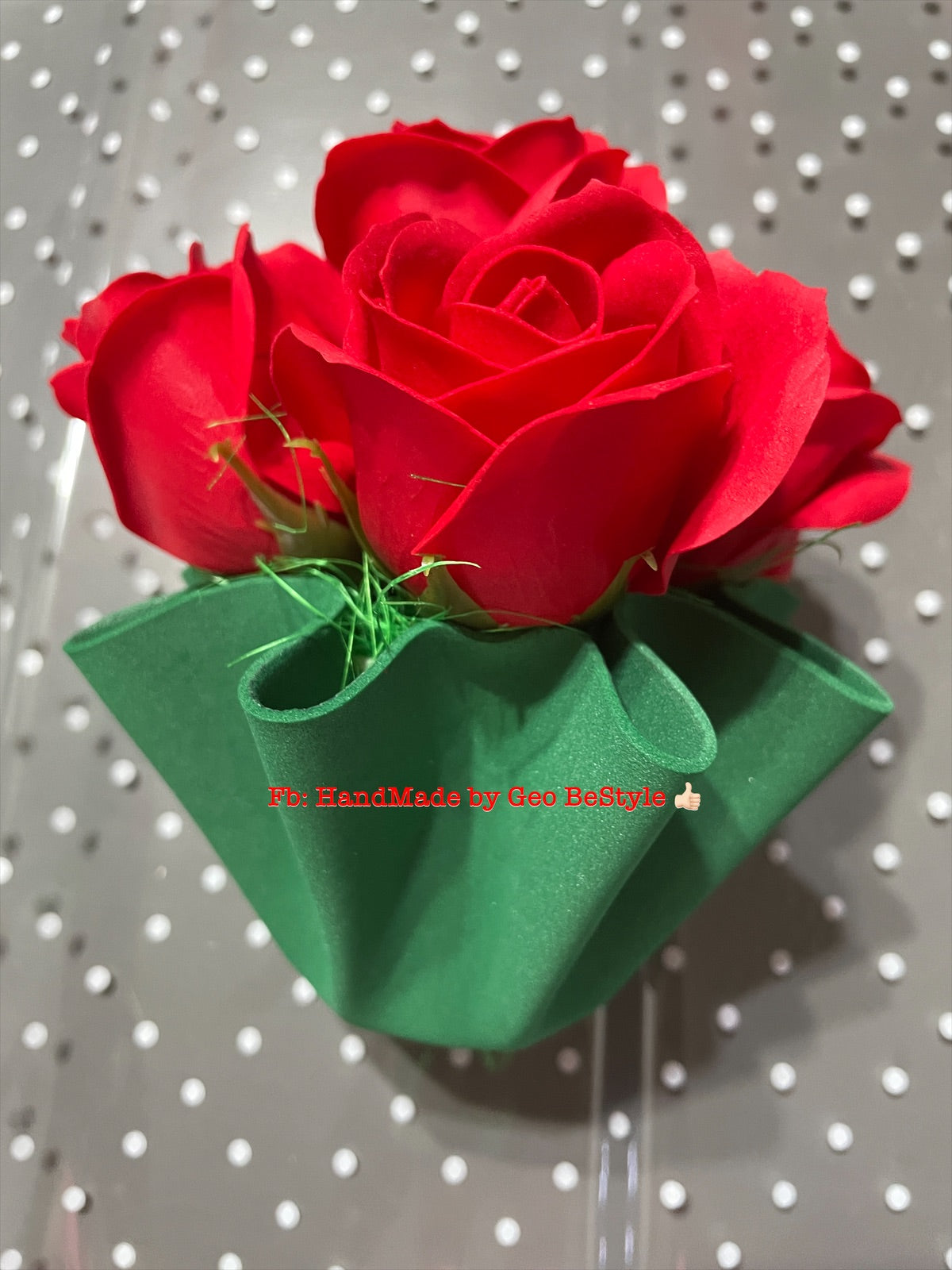 Cosulet handmade cu trandafiri de sapun martisor