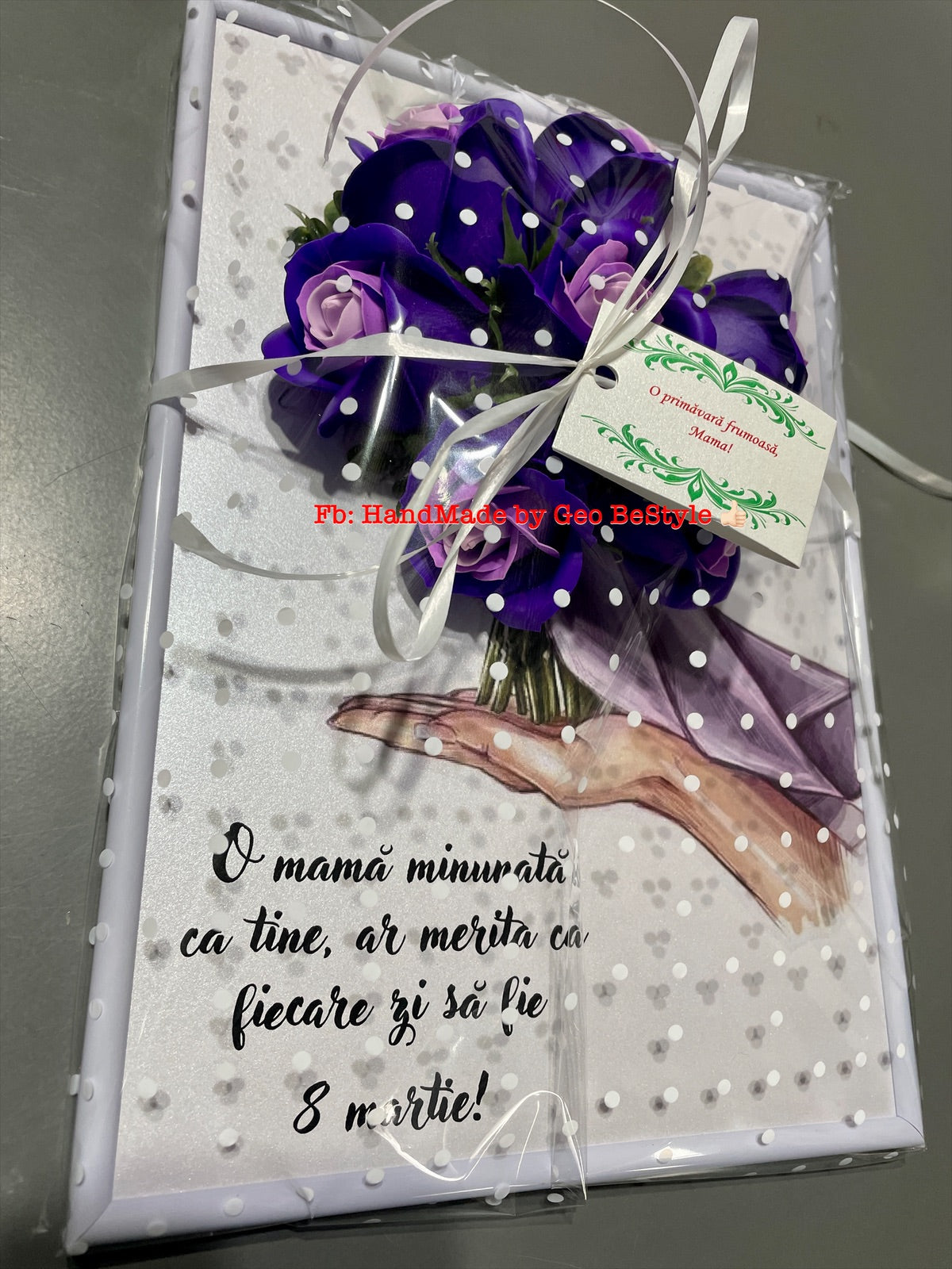 Tablou martisor pentru mama cu buchet din trandafiri de sapun