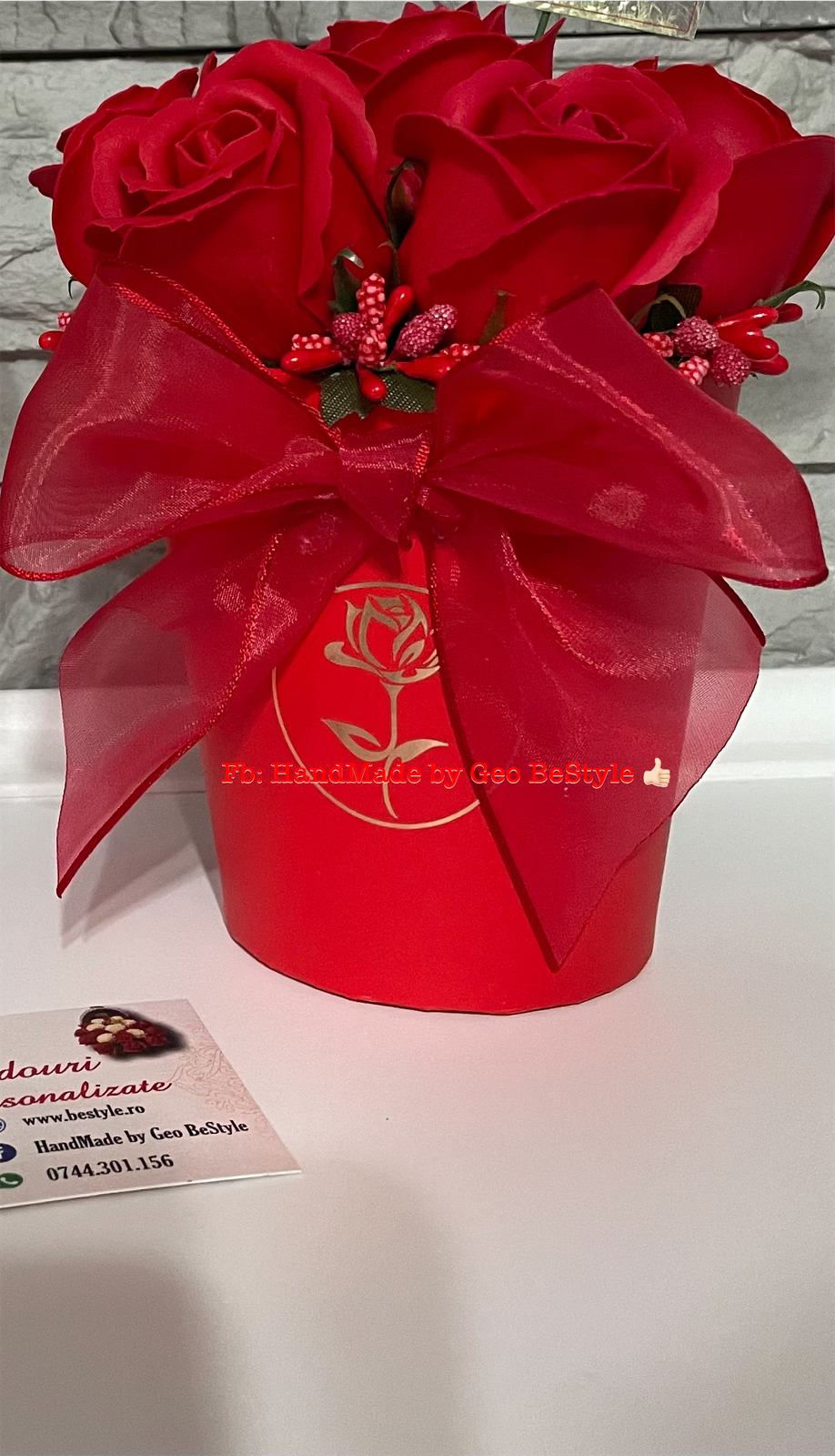 Cutie cu trandafiri de sapun - martisor