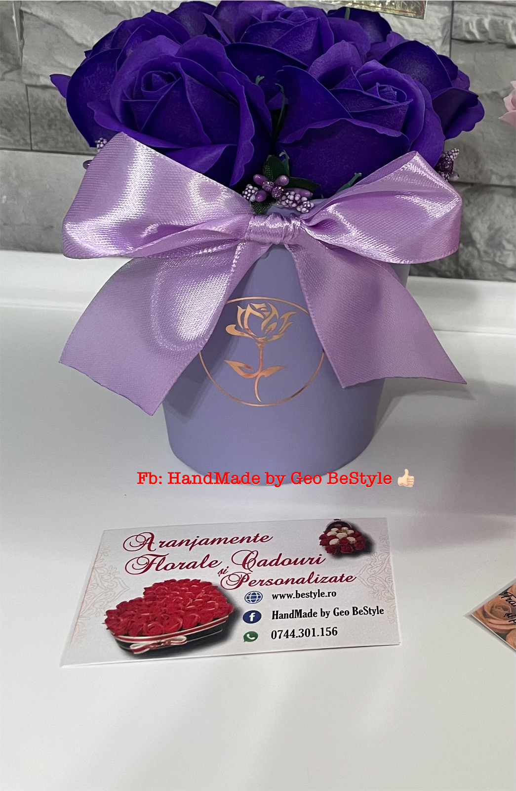 Cutie cu trandafiri de sapun - martisor