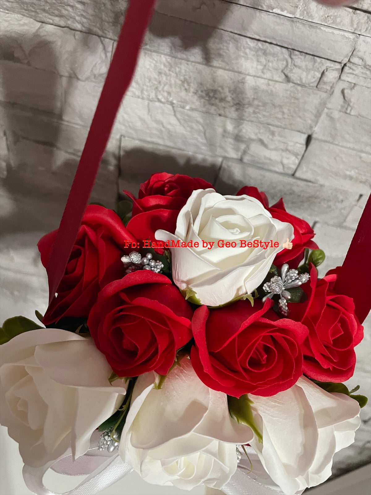 Aranjament cu trandafiri de sapun in cutie de catifea 01