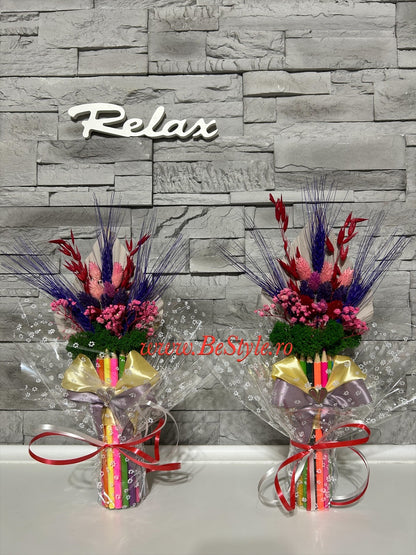 Aranjament din creioane colorate cu flori uscate 04