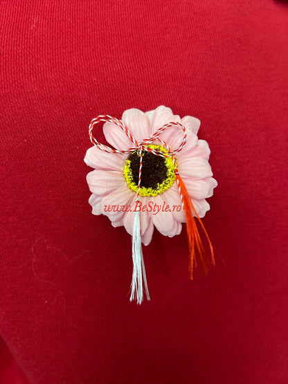 Brosa martisor in forma de floare