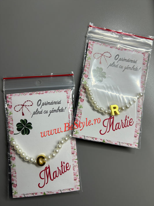 Bratara martisor din perle cu initiala numelui