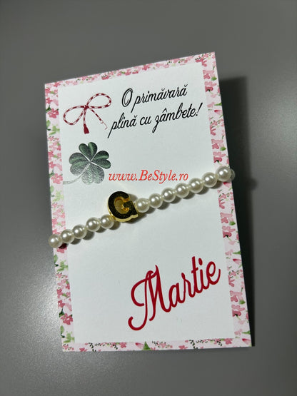 Bratara martisor din perle cu initiala numelui