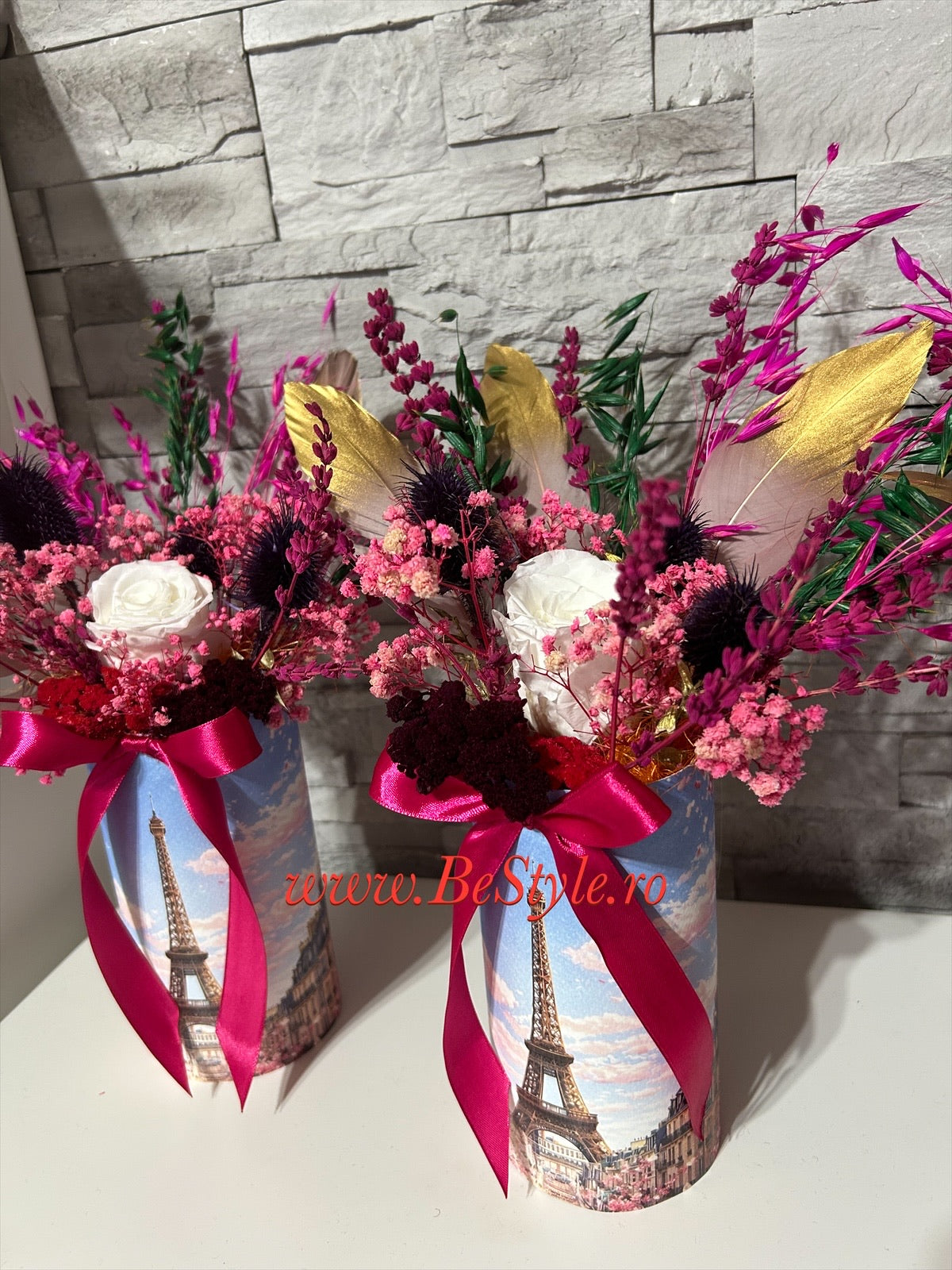 Aranjament cu trandafir criogenat și flori uscate și stabilizate