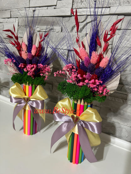 Aranjament din creioane colorate cu flori uscate 04