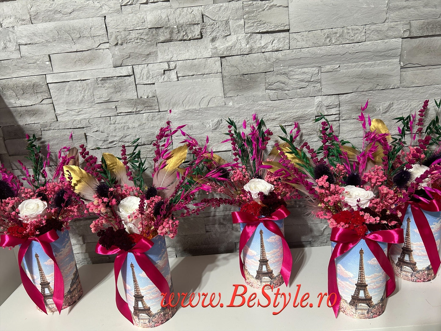 Aranjament cu trandafir criogenat și flori uscate și stabilizate