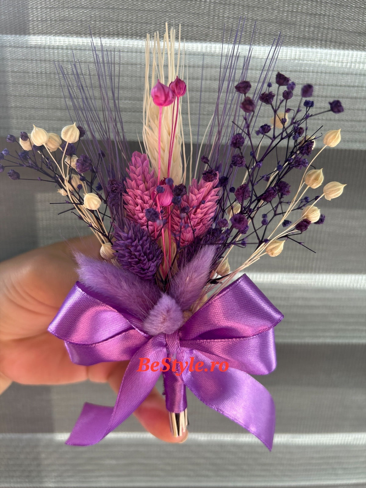 Floare de pus în piept pentru familie cu flori stabilizate