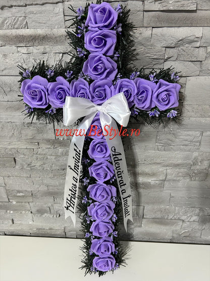 Cruce funerara artificiala decorata cu trandafiri din spuma pentru Paste