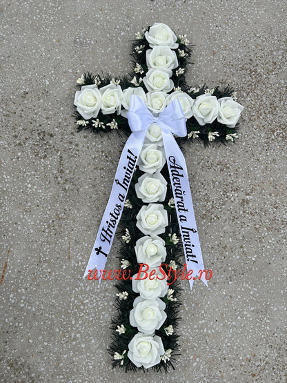 Cruce funerara artificiala decorata cu trandafiri din spuma pentru Paste