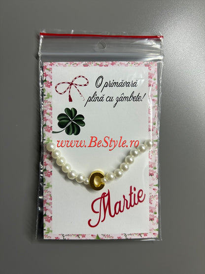 Bratara martisor din perle cu initiala numelui