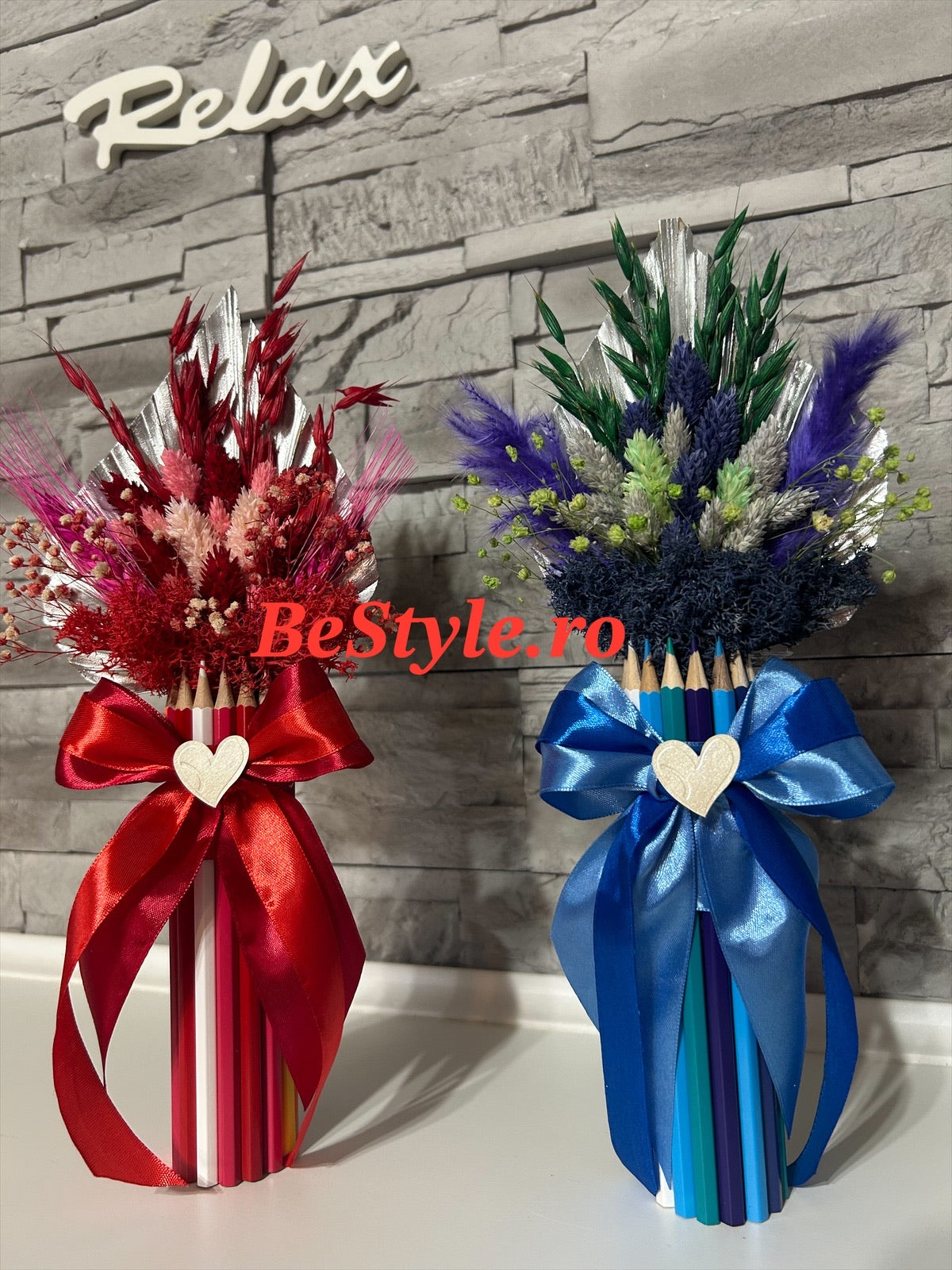 Aranjament din creioane colorate cu flori uscate 04