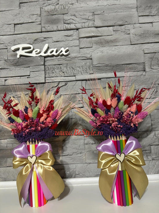 Aranjament din creioane colorate cu flori uscate 02