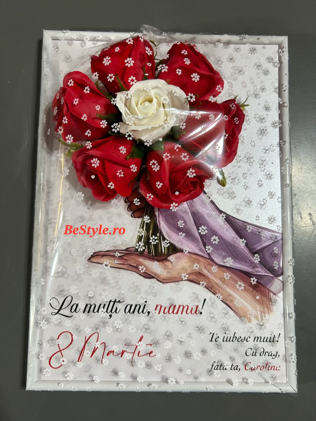 Tablou martisor pentru mama cu buchet din trandafiri de sapun