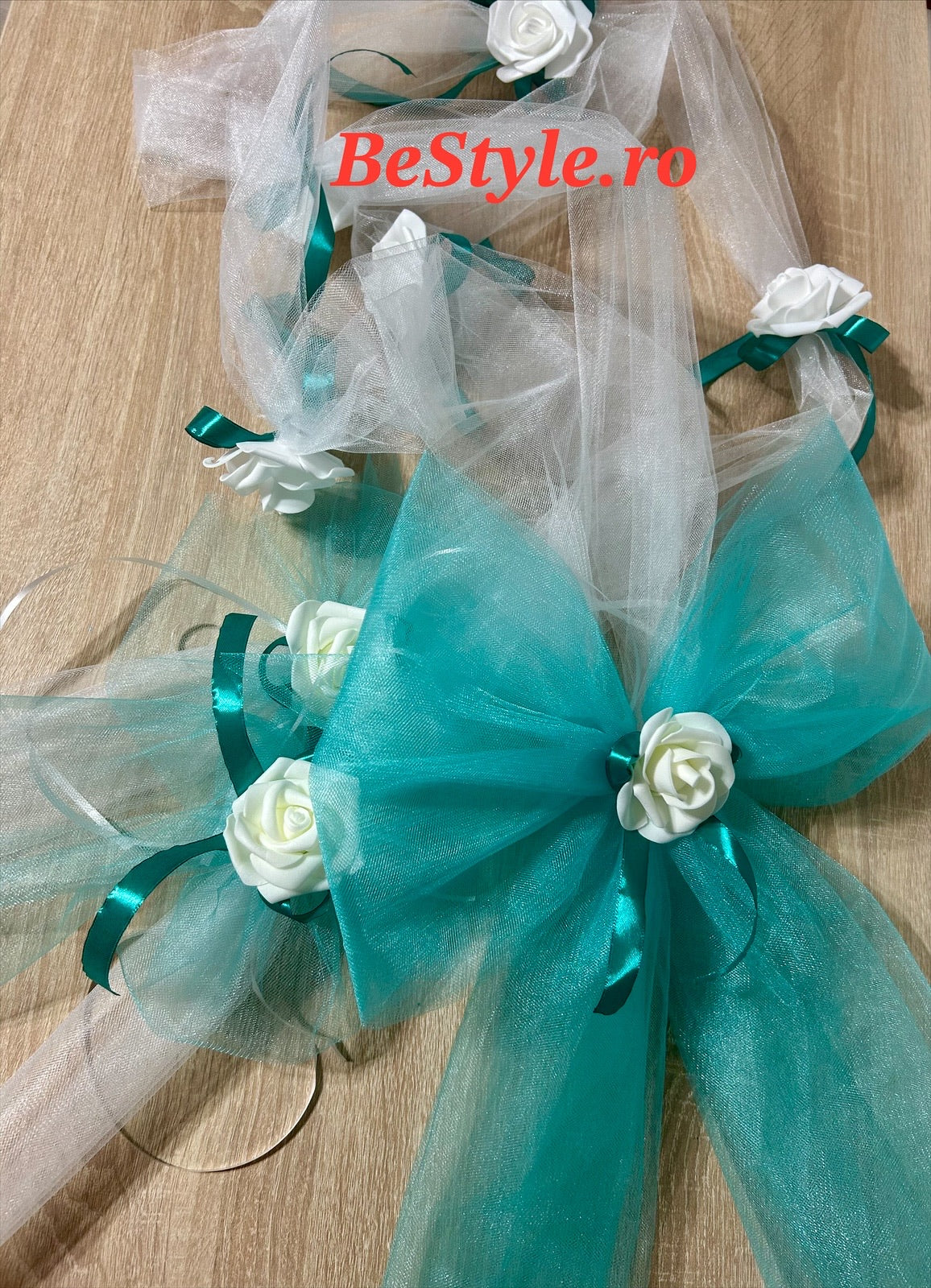 Fundite capota si oglinzi pentru masina nunta cu trandafiri