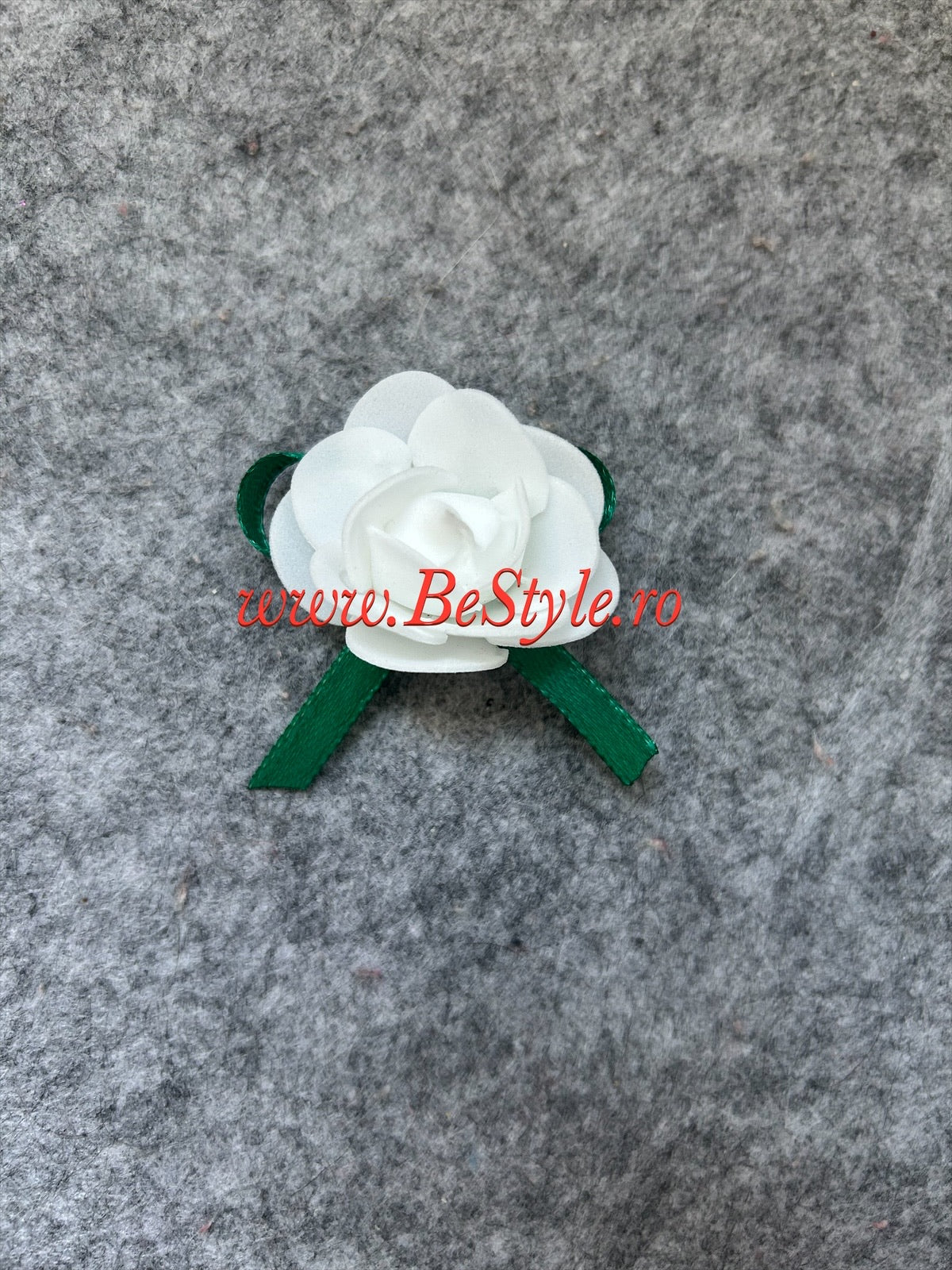 Floare de pus in piept invitati nunta 10