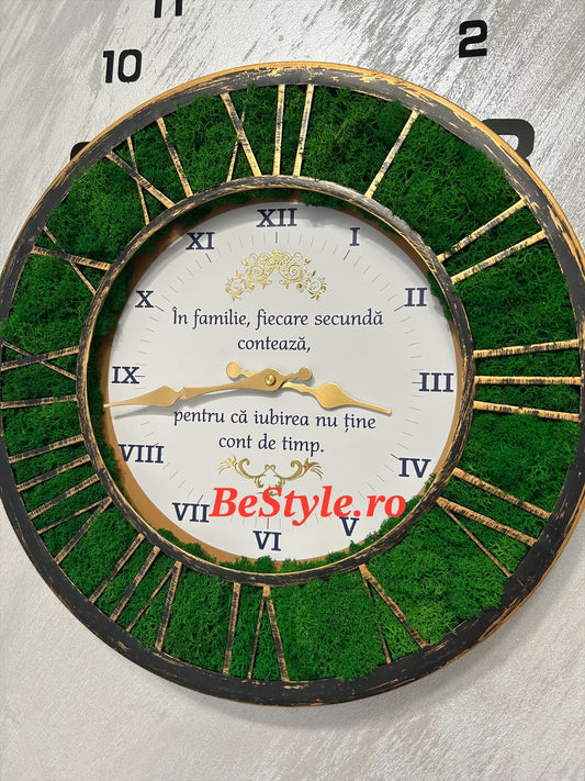 Ceas de perete cu licheni pentru familie