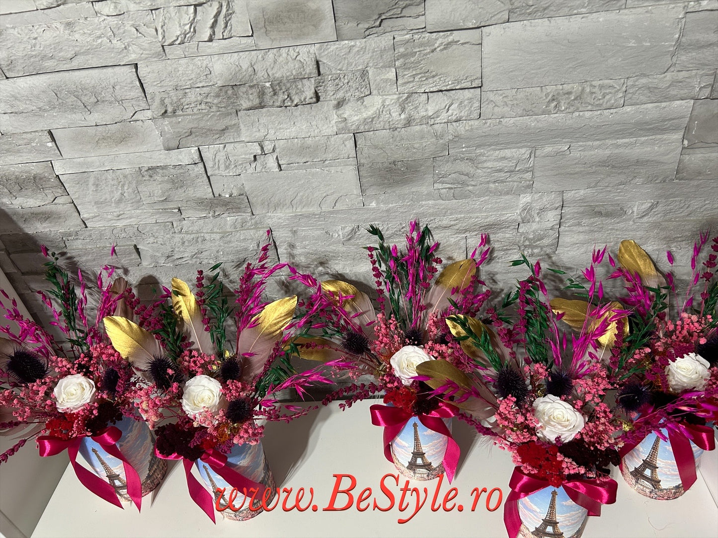 Aranjament cu trandafir criogenat și flori uscate și stabilizate