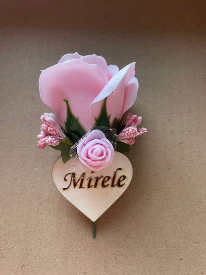 Floare de pus in piept personalizata 04