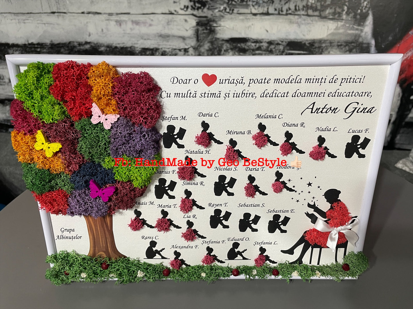 Tablou cu licheni si copii pentru doamna sau domnul invatator - martisor