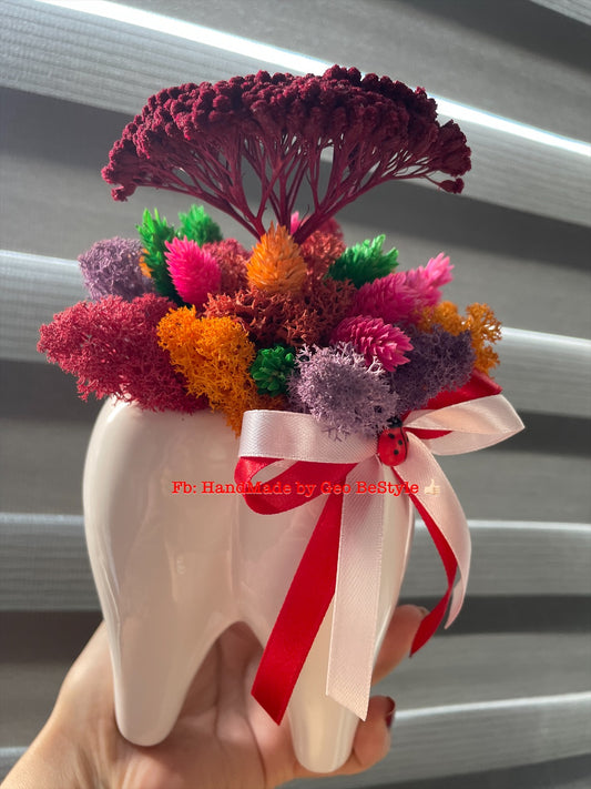Martisor medic stomatolog cu licheni 01