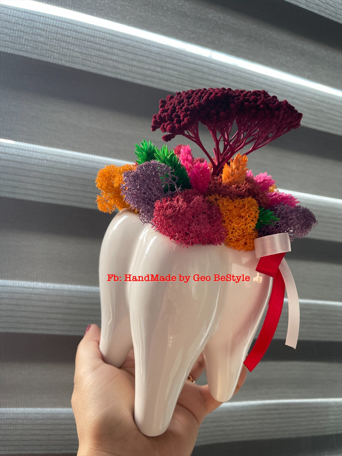 Martisor medic stomatolog cu licheni 01