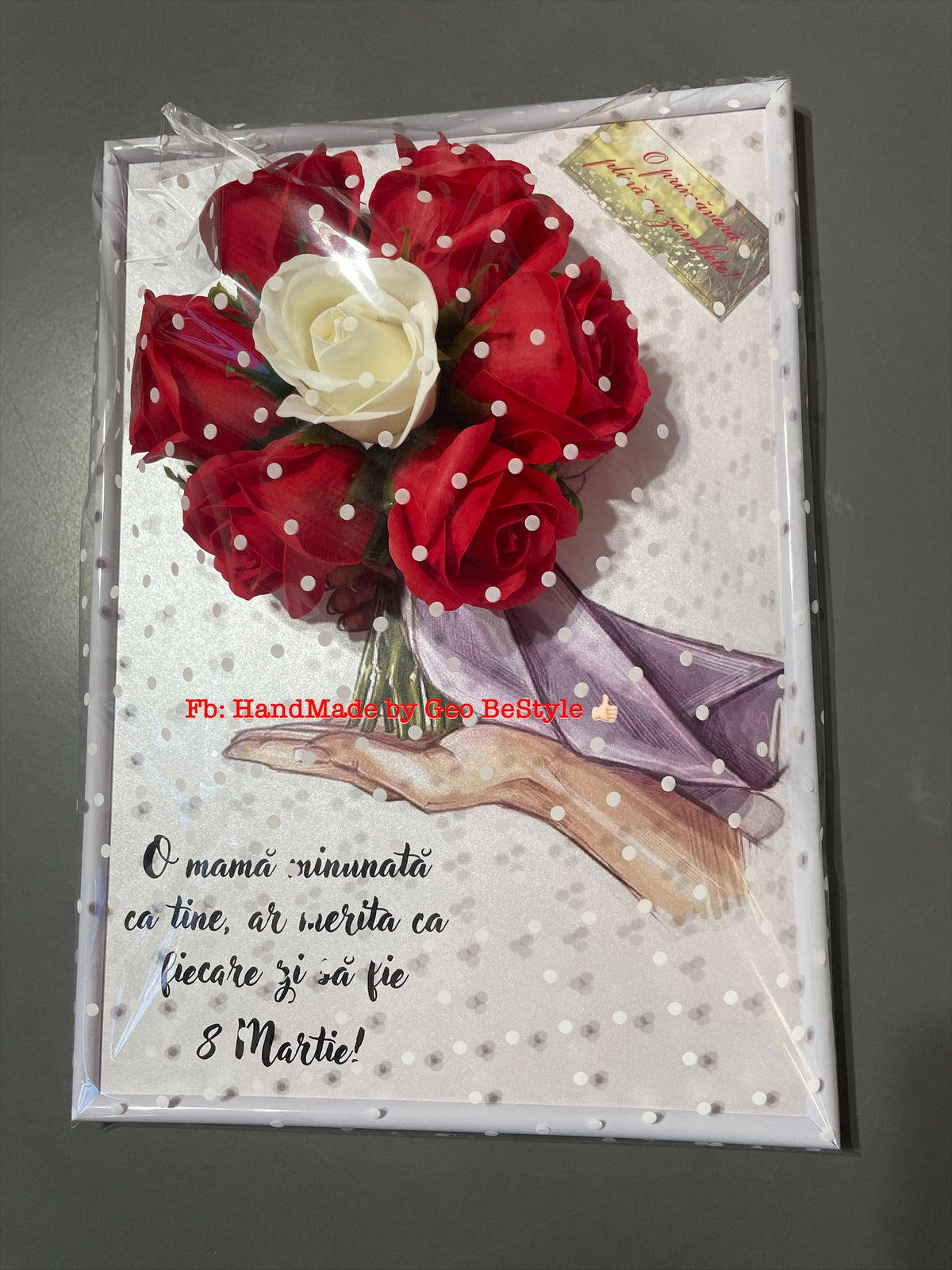 Tablou martisor pentru mama cu buchet din trandafiri de sapun