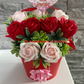 Cosulet martisor cu 9 trandafiri de sapun