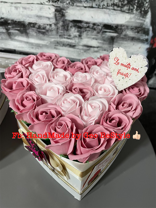 Cutie inima cu trandafiri de sapun 26