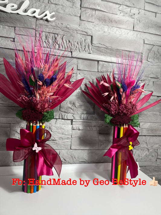 Aranjament martisor din creioane colorate cu flori uscate 02